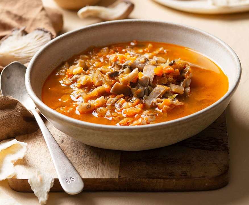 Zuppa piccante ai funghi (vegan)
