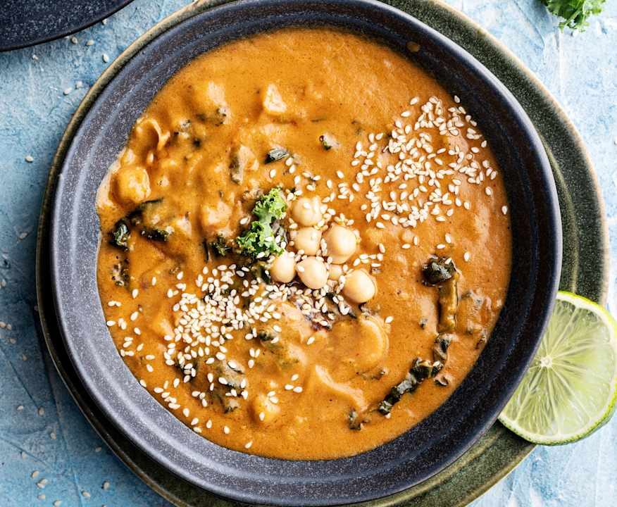 Zuppa speziata alle patate dolci e cavolo riccio Protein