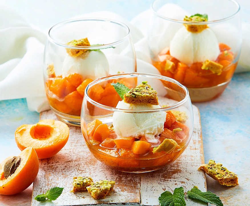 Zuppetta tiepida di albicocche con croccante ai pistacchi (Bimby Friend)